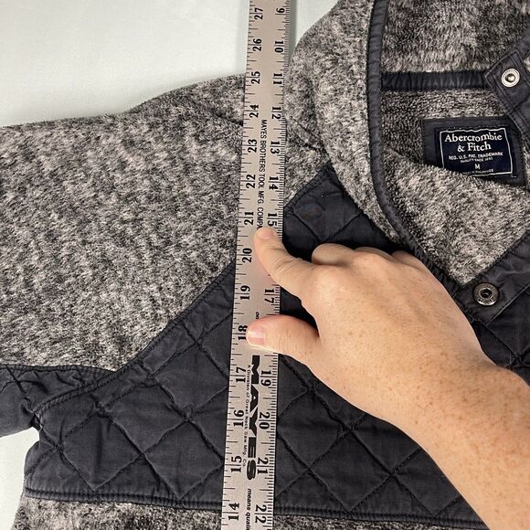 Abercrombie & Fitch Fleece Quilted Diagonal Snap Womens SIZE MEDIUM Sweatshirt - Picture 7 of 9